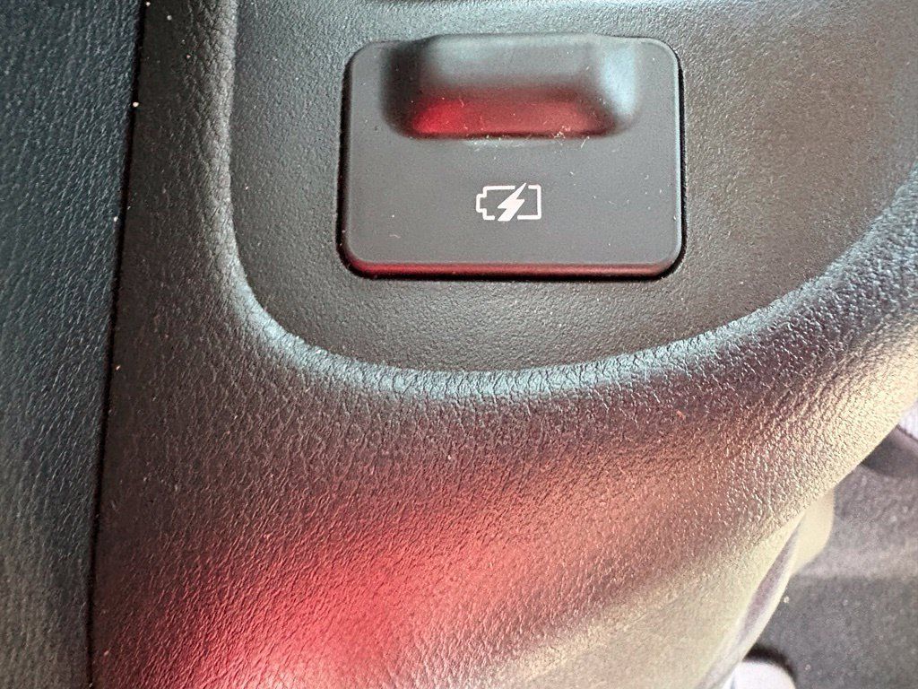 Used 2025 Nissan Pathfinder SL w/ Black Appearance Package AWD/4WD image 21