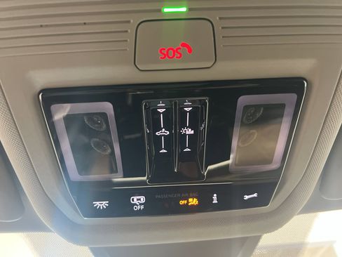 New 2026 Volkswagen Atlas SE image 28