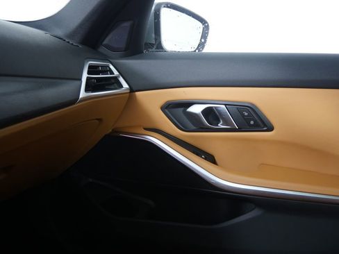 Certified 2025 BMW 330i xDrive Sedan image 25