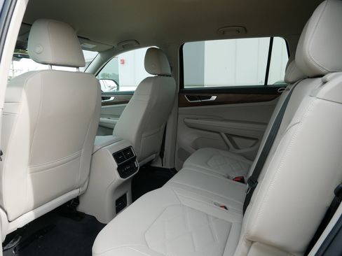 New 2026 Volkswagen Atlas SE image 6