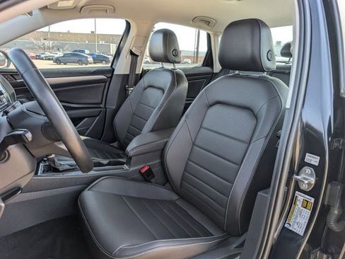 Used 2022 Volkswagen Jetta SE image 21