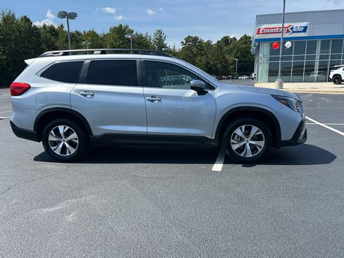 Used 2024 Subaru Ascent Premium w/ Convenience Package image 5