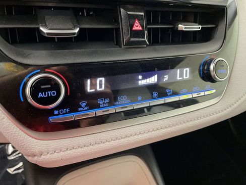 Used 2022 Toyota Corolla XSE image 28