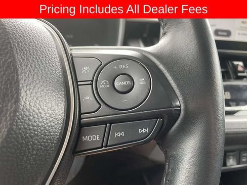 Used 2025 Toyota Corolla Cross XLE AWD/4WD image 26
