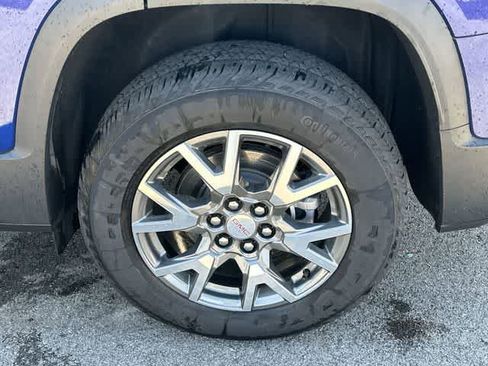 Used 2023 GMC Acadia SLE w/ Driver Convenience Package image 5