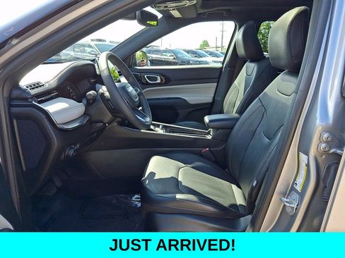 Used 2023 Jeep Compass Limited w/ Sun and Sound Group AWD/4WD image 14
