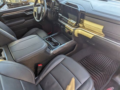 Used 2025 Chevrolet Silverado 2500 LTZ w/ Trail Boss Package image 33