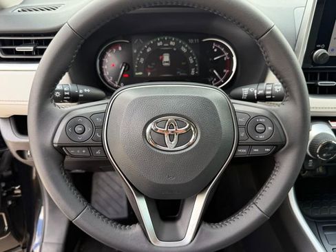 Used 2025 Toyota RAV4 XLE Premium FWD image 11