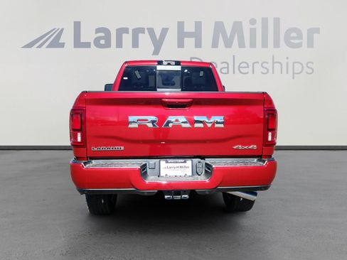 New 2026 RAM 2500 Laramie w/ Sport Appearance Package AWD/4WD image 5