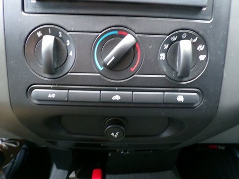 Used 2006 Ford F150 XLT image 22