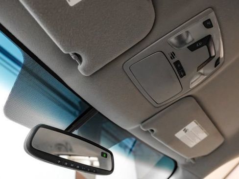 Used 2012 Toyota Sienna LE FWD image 33