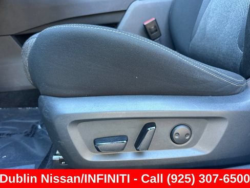 Used 2024 Nissan Rogue SV FWD image 14