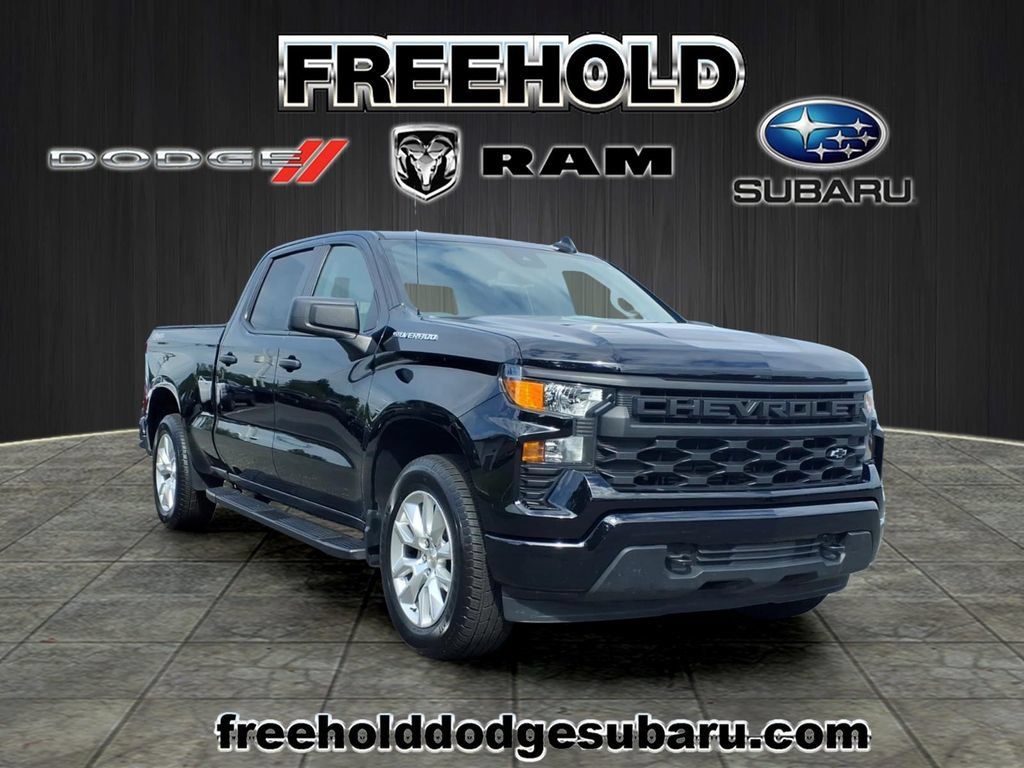 Used 2024 Chevrolet Silverado 1500 Custom AWD/4WD image 1