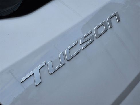 New 2026 Hyundai Tucson SE image 11