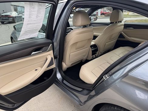 Used 2018 BMW 530e xDrive image 28