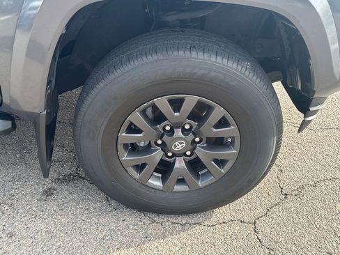 Used 2021 Toyota Tacoma SR5 image 39