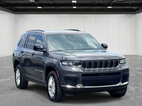 Used 2024 Jeep Grand Cherokee L Laredo w/ Luxury Tech Group I AWD/4WD image 3