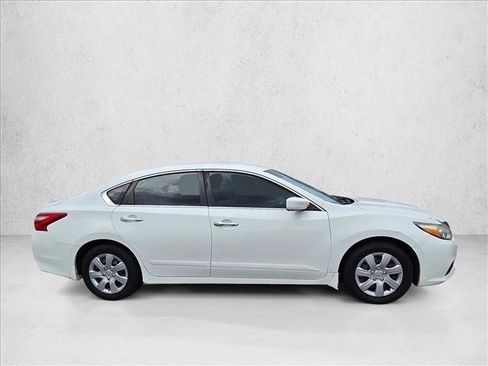 Used 2017 Nissan Altima 2.5 S w/ Power Driver Seat Package image 4