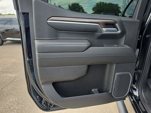 Used 2022 Chevrolet Silverado 1500 LT AWD/4WD image 12