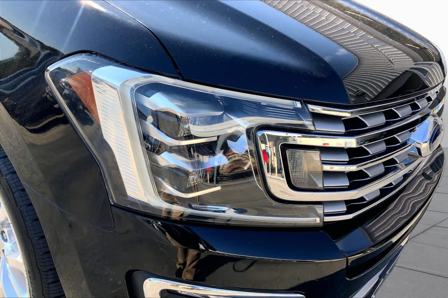 Used 2018 Ford Expedition Max Limited w/ Equipment Group 302A RWD image 28