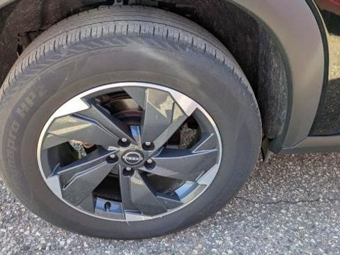 Used 2025 Nissan Rogue SV AWD/4WD image 20