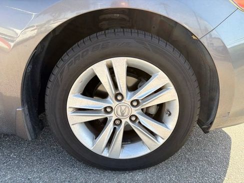 Used 2014 Acura ILX Hybrid w/ Technology Package FWD image 25