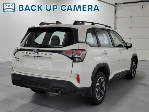 Used 2025 Subaru Forester AWD/4WD image 9