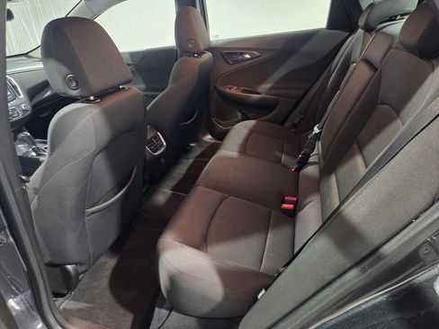 Used 2016 Chevrolet Malibu LT image 9