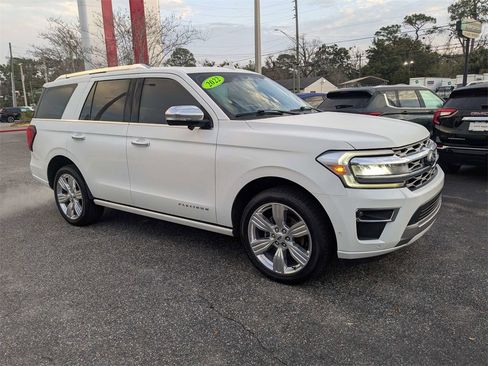 Used 2022 Ford Expedition Platinum image 2