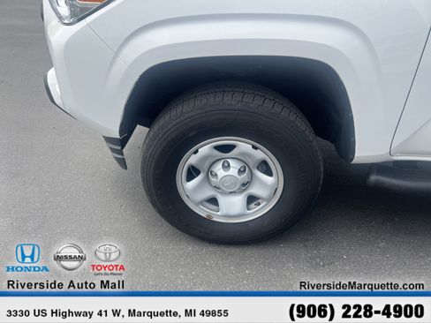 Used 2023 Toyota Tacoma SR AWD/4WD image 11