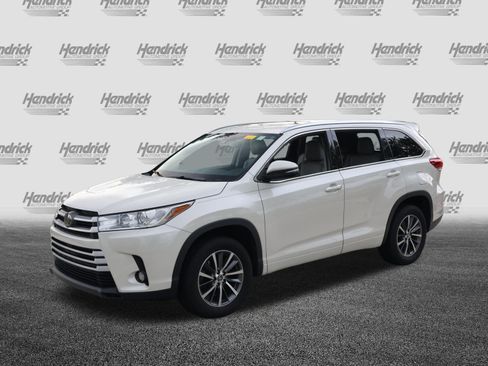 Used 2018 Toyota Highlander XLE FWD image 5