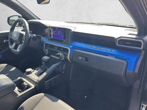 Used 2025 Toyota Tacoma TRD Off-Road image 22