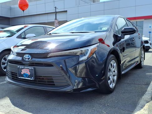 Used 2023 Toyota Corolla LE w/ Body Protection Package (TMS) image 3