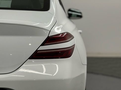 Used 2025 Genesis G70 2.5T image 7
