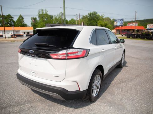 Used 2024 Ford Edge SEL image 3