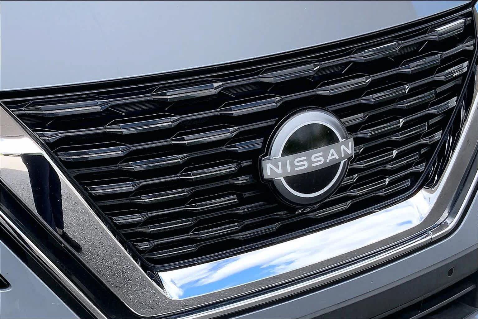 Used 2023 Nissan Rogue SL w/ SL Premium Package FWD image 32