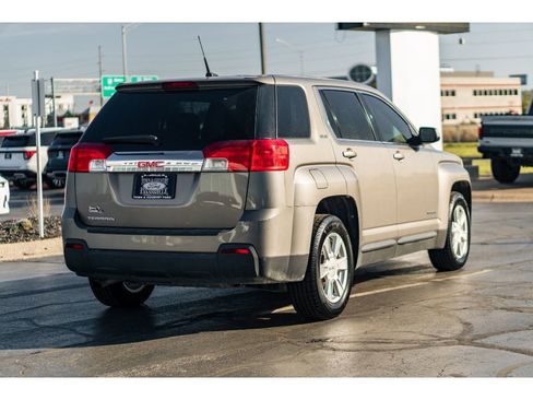 Used 2011 GMC Terrain SLE image 4