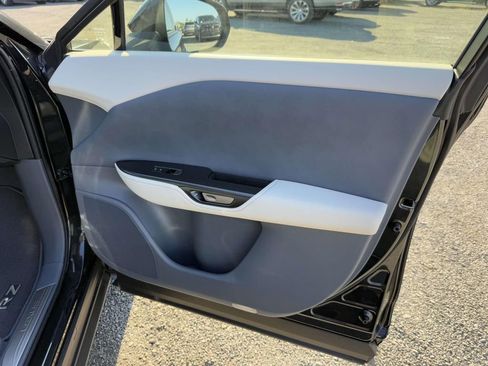 Used 2025 Lexus RZ 450e image 16