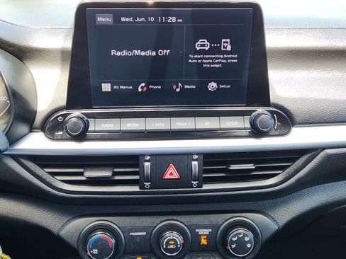 Used 2023 Kia Forte LXS w/ LXS Technology Package FWD image 15