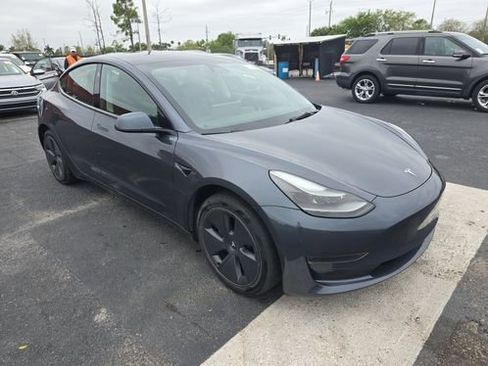 Used 2023 Tesla Model 3 Standard Range image 1