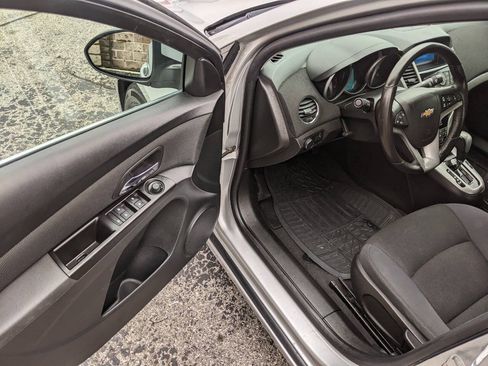 Used 2014 Chevrolet Cruze LT FWD image 9