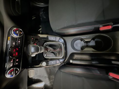 Used 2022 Kia Soul Turbo FWD image 25