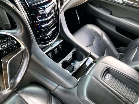 Used 2018 Cadillac Escalade ESV Platinum AWD/4WD image 16