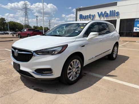 Used 2019 Buick Enclave Essence w/ Trailering Package, 5000 lbs. FWD image 2