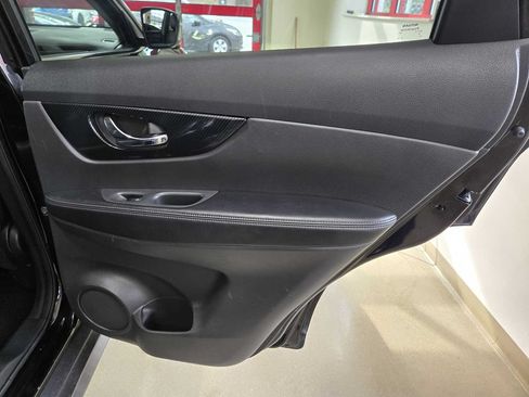 Used 2017 Nissan Rogue SL w/ SL Premium Package AWD/4WD image 25