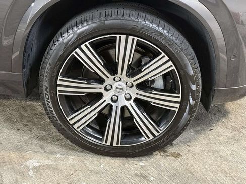 Used 2024 Volvo XC90 T8 Ultimate AWD/4WD image 13