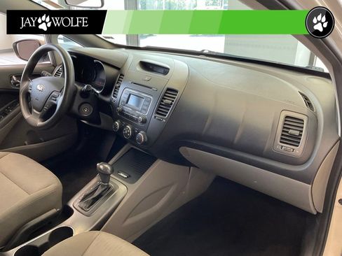 Used 2015 Kia Forte LX FWD image 16