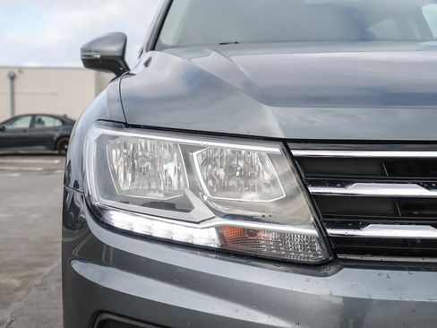 Used 2020 Volkswagen Tiguan SE w/ Panoramic Sunroof Package image 6