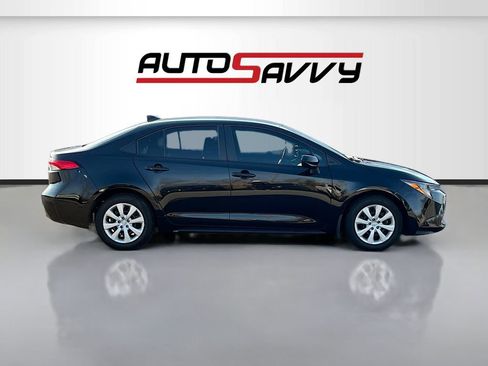 Used 2025 Toyota Corolla LE image 8