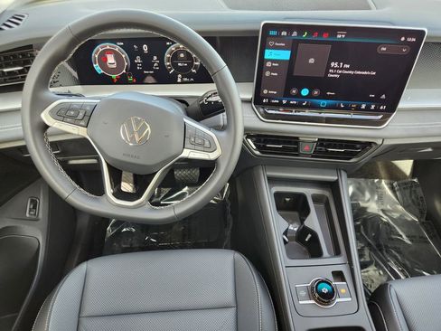 New 2026 Volkswagen Tiguan SE AWD/4WD image 3